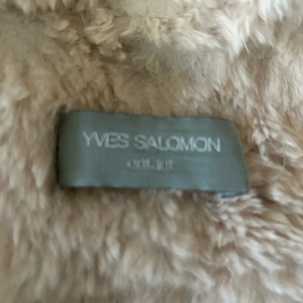 Yves Salomon Kids Beige Jacket with real fur trimmed hood and fur lining - Picture 3 of 5
